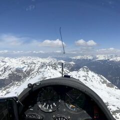 Flugwegposition um 12:51:28: Aufgenommen in der Nähe von Bezirk Inn, Schweiz in 3187 Meter